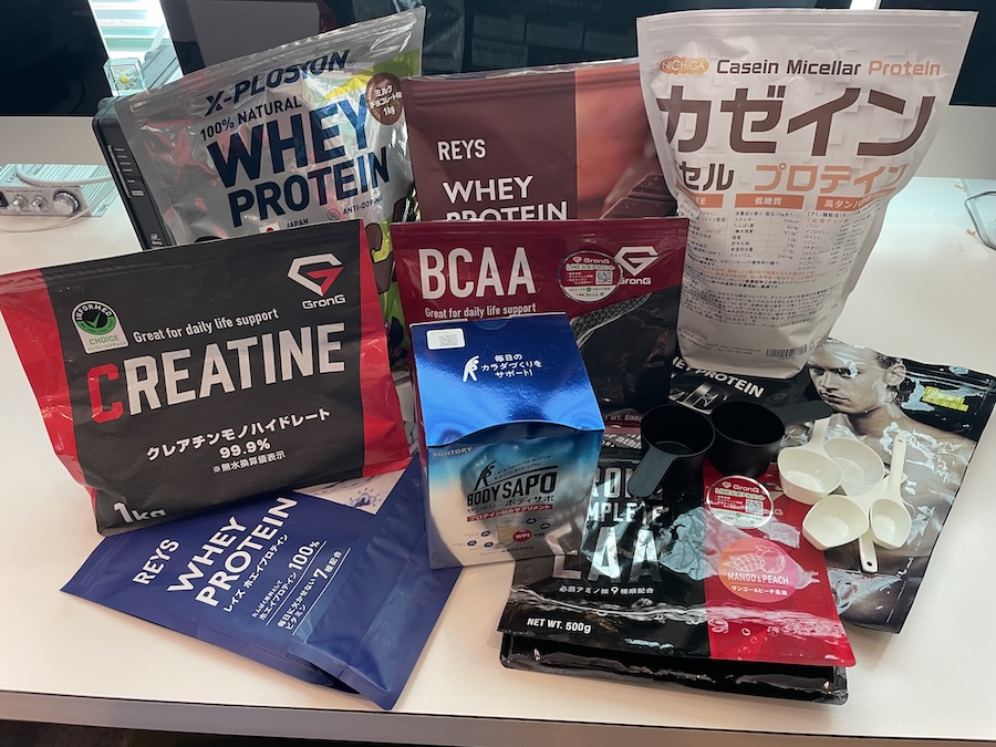 ホエイ・カゼイン・クレアチン・EAA・BCAAなど、Amazonで揃えた中高年向け筋トレサプリ一覧