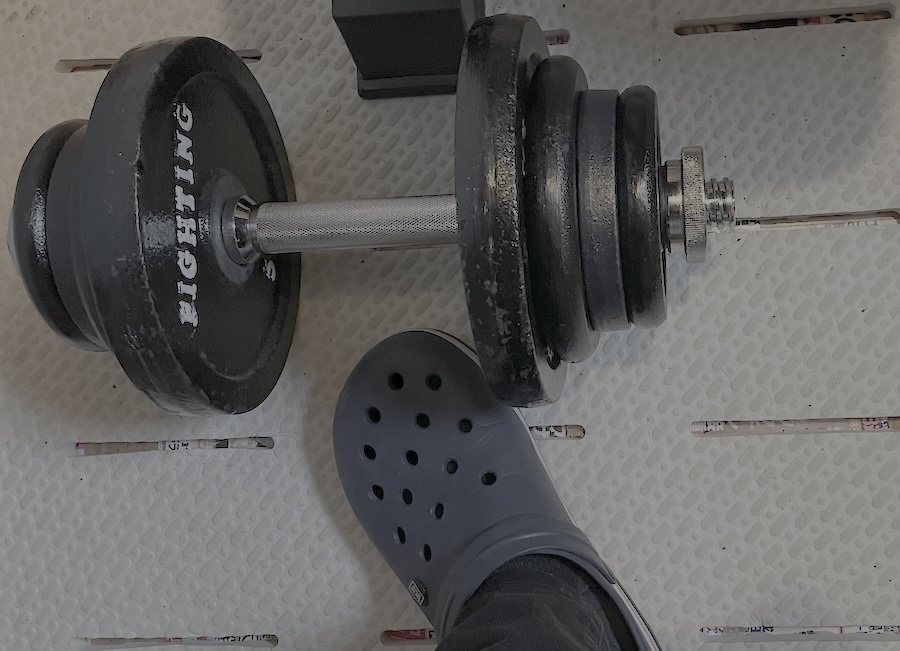 可変式ダンベルと室内履き