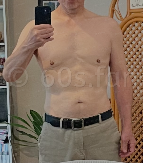 筋トレ開始から約4ヶ月時点の体型（体脂肪率は横ばいの中間記録）