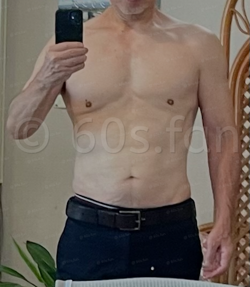 筋トレ開始から約6ヶ月後の体型（見た目の変化を感じ始めた時期）