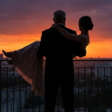 筋トレ継続の心得その4｜「ペットボトル体操」への怒りと、タキシードが似合う男の美学