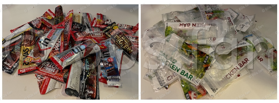 約2ヶ月分に食べたタンパク質食品の空袋。プロテインバーとチキンバーの継続した摂取実績の比較写真。