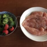 鶏胸肉の「ハズレ」を引きたくない。食感の悪さを物理的に解決するたった1つの方法