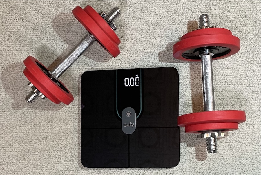 赤ダンベルと体組成計